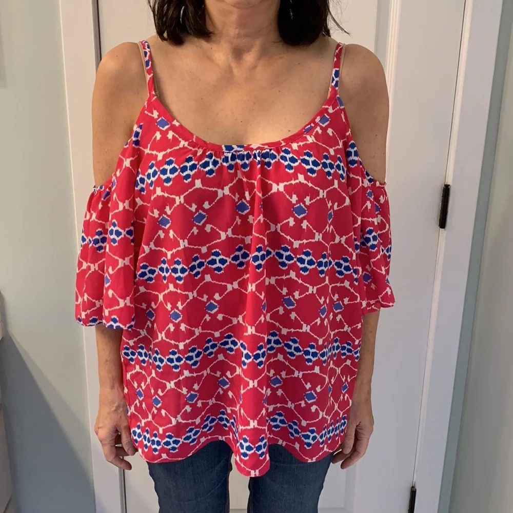 Cold Shoulder Top - Picture 2 of 6